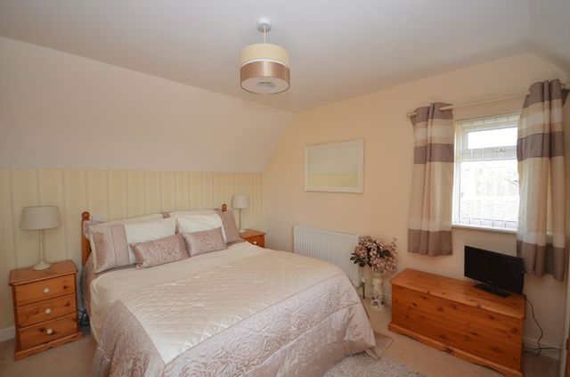  Image of 2 bedroom Bungalow for sale in Douglas Avenue Brixham TQ5 at Douglas Avenue  Brixham, TQ5 9EL