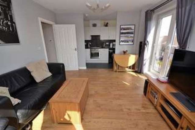  Image of 2 bedroom Flat for sale in Drakes Avenue Leighton Buzzard LU7 at Drakes Avenue  Leighton Buzzard, LU7 3BX