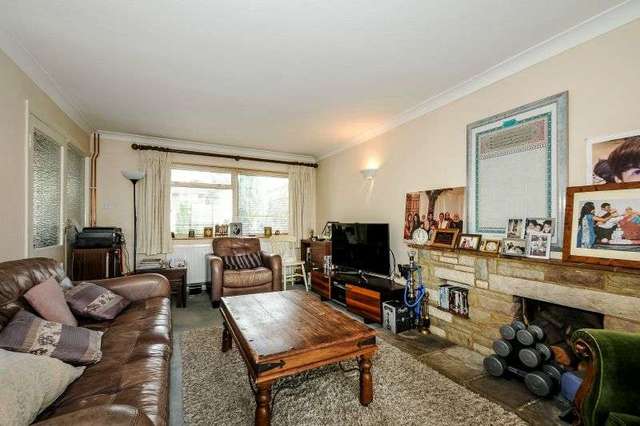  Image of 3 bedroom Detached house for sale in Drakes Drive Northwood HA6 at Northwood, HA6 2SL