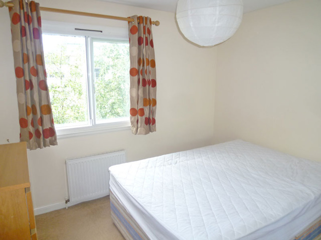  Image of 2 bedroom Flat to rent in Duff Road Edinburgh EH11 at Dalry Edinburgh Edinburgh, EH11 2TH