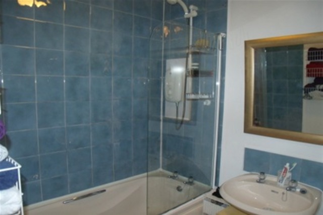  Image of 1 bedroom Flat to rent in Dumbarton Road Glasgow G11 at Partick Glasgow Glasgow, G11 6BA