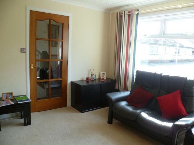  Image of 3 bedroom Terraced house to rent in Dundonald Crescent Cardenden Lochgelly KY5 at Cardenden Fife Fife, KY5 0DL