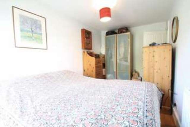  Image of 2 bedroom Flat for sale in Dunsmure Road London N16 at Dunsmure Road  London, N16 5PR