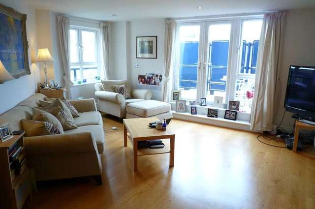  Image of 2 bedroom Flat to rent in Royal Quarter Seven Kings Way Kingston upon Thames KT2 at Royal Quarter  Seven Kings Way, KT2 5BG