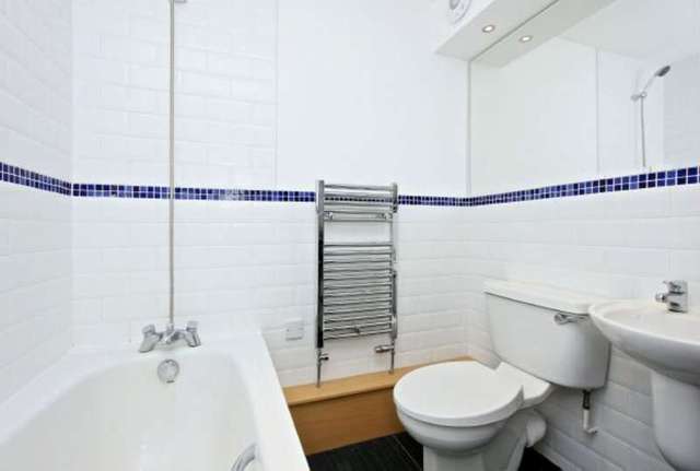  Image of 3 bedroom Ground Flat for sale in Eastbury Avenue Northwood HA6 at 20 Eastbury Avenue  Northwood, HA6 3LN