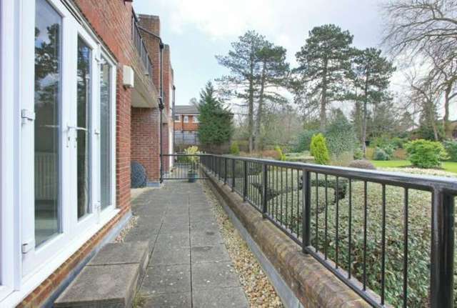  Image of 3 bedroom Ground Flat for sale in Eastbury Avenue Northwood HA6 at 20 Eastbury Avenue  Northwood, HA6 3LN