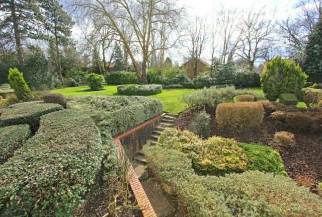  Image of 3 bedroom Ground Flat for sale in Eastbury Avenue Northwood HA6 at 20 Eastbury Avenue  Northwood, HA6 3LN