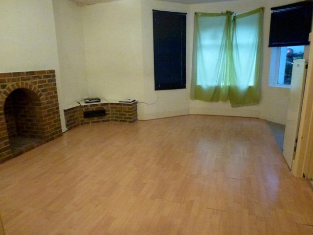  Image of 1 bedroom Flat to rent in Eaton Road Hove BN3 at Hove, BN3 3PJ