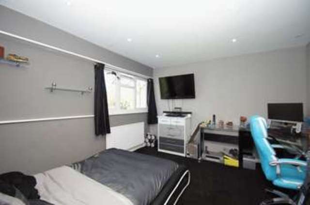  Image of 3 bedroom Terraced house for sale in Eckington Close Redditch B98 at Eckington Close  Redditch, B98 7SA