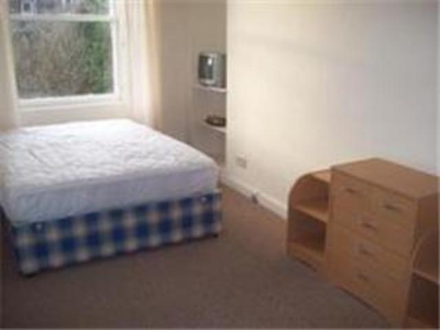  Image of 2 bedroom Flat to rent in Eden Street Dundee DD4 at Stobswell Dundee Dundee, DD4 6HN