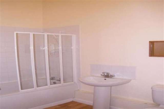  Image of 2 bedroom Flat to rent in Egypt Road Nottingham NG7 at Nottingham, NG7 7JJ