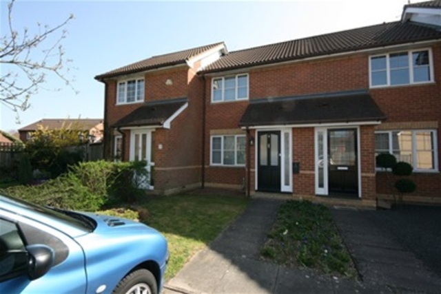  Image of 2 bedroom Detached house to rent in Ellerton Close Theale Reading RG7 at Theale, RG7 5QN