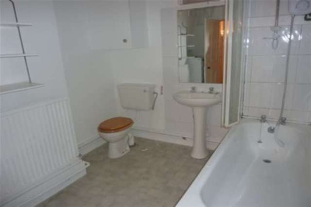  Image of 3 bedroom Detached house to rent in Ellesmere Road London E3 at London, E3 5QU