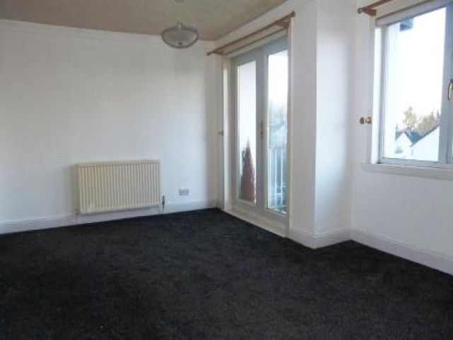  Image of 2 bedroom Flat to rent in Elphinstone Crescent East Kilbride Glasgow G75 at East Kilbride South Lanarkshire South Lanarkshire, G75 0PW