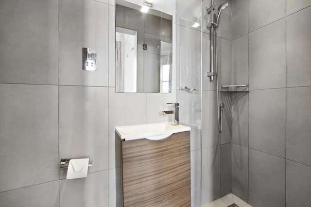  Image of 2 bedroom Flat for sale in Elsham Road London W14 at Elsham Road  London, W14 8HB
