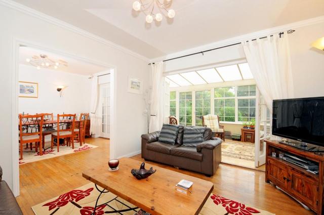  Image of 4 bedroom Detached house to rent in Ember Lane East Molesey KT8 at East Molesey Surrey Surrey, KT8 0BS