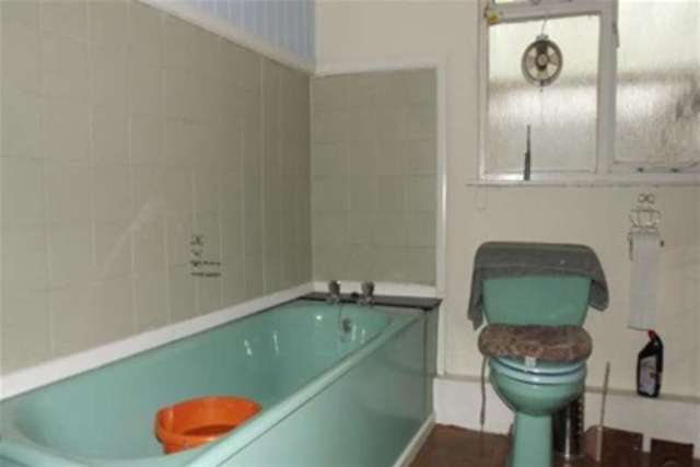  Image of Flat to rent in Ennis Road London SE18 at London, SE18 2QT