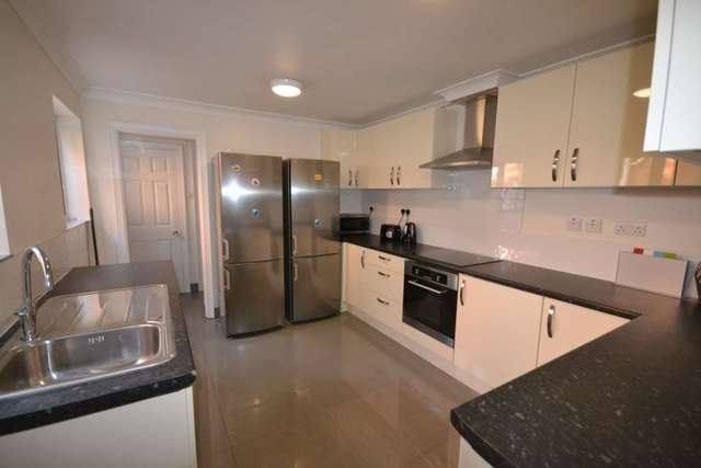  Image of 6 bedroom Semi-Detached house to rent in Erleigh Road Reading RG1 at Erleigh Road  Reading, RG1 5NH