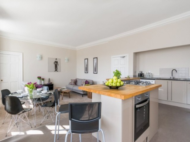  Image of 2 bedroom Flat to rent in Eton Terrace Edinburgh EH4 at Edinburgh  Edinburgh, EH4 1QD