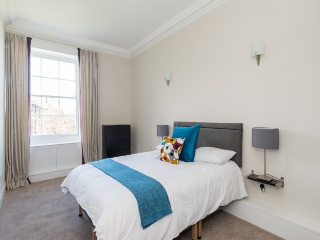  Image of 2 bedroom Flat to rent in Eton Terrace Edinburgh EH4 at Edinburgh  Edinburgh, EH4 1QD