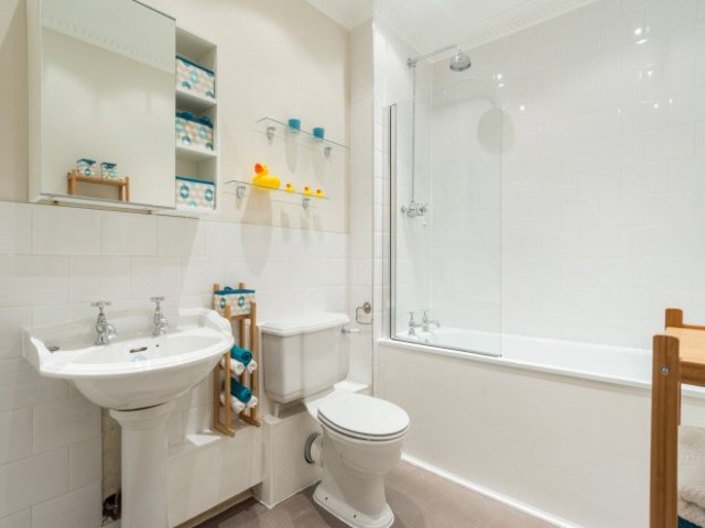  Image of 2 bedroom Flat to rent in Eton Terrace Edinburgh EH4 at Edinburgh  Edinburgh, EH4 1QD