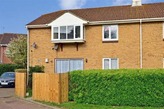  Image of 2 bedroom Flat for sale in Fallowfield Sittingbourne ME10 at Sittingbourne Kent Sittingbourne, ME10 4UZ