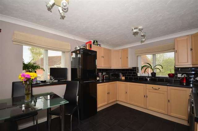  Image of 2 bedroom Flat for sale in Fallowfield Sittingbourne ME10 at Sittingbourne Kent Sittingbourne, ME10 4UZ