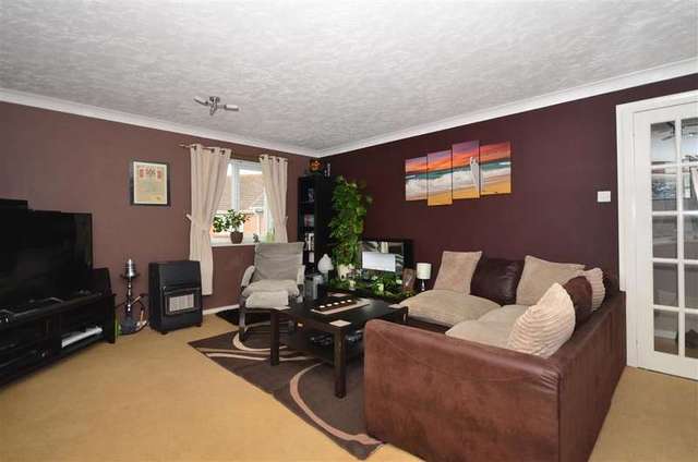  Image of 2 bedroom Flat for sale in Fallowfield Sittingbourne ME10 at Sittingbourne Kent Sittingbourne, ME10 4UZ