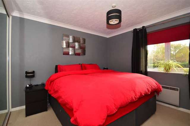  Image of 2 bedroom Flat for sale in Fallowfield Sittingbourne ME10 at Sittingbourne Kent Sittingbourne, ME10 4UZ