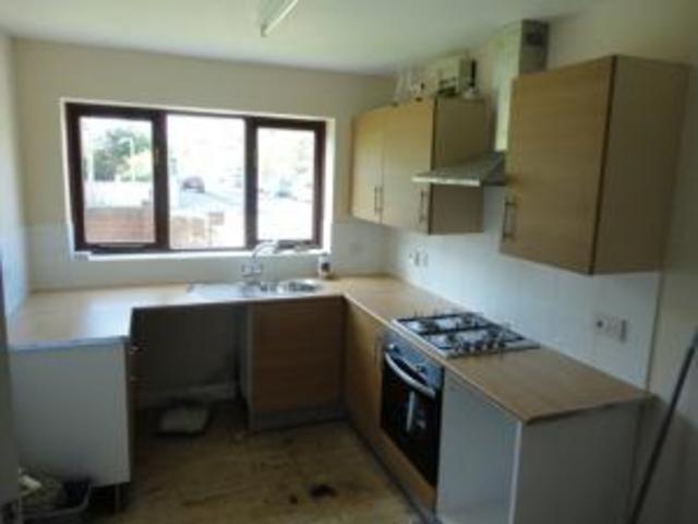  Image of 3 bedroom Semi-Detached house to rent in Fearnville Place Leeds LS8 at Fearnville Place Oakwood Gledhow, LS8 3EF