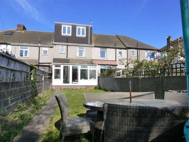  Image of 5 bedroom Terraced house for sale in Fleet Avenue Dartford DA2 at Dartford Kent Dartford, DA2 6NL