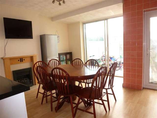  Image of 5 bedroom Terraced house for sale in Fleet Avenue Dartford DA2 at Dartford Kent Dartford, DA2 6NL