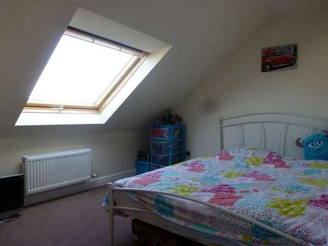 Image of 5 bedroom Terraced house for sale in Fleet Avenue Dartford DA2 at Dartford Kent Dartford, DA2 6NL