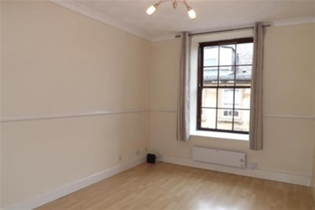  Image of 2 bedroom Flat to rent in Forbes Place Paisley PA1 at Paisley Renfrewshire Renfrewshire, PA1 1UT