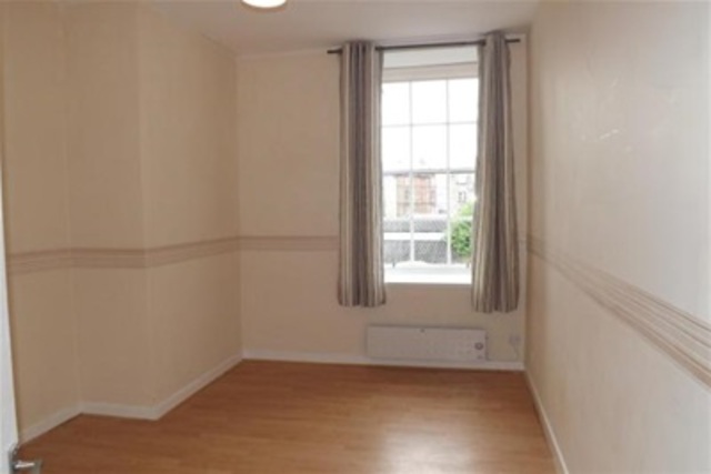 Image of 2 bedroom Flat to rent in Forbes Place Paisley PA1 at Paisley Renfrewshire Renfrewshire, PA1 1UT