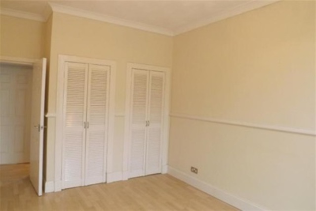  Image of 2 bedroom Flat to rent in Forbes Place Paisley PA1 at Paisley Renfrewshire Renfrewshire, PA1 1UT