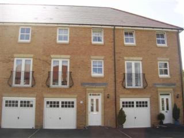  Image of 4 bedroom Flat to rent in Foreshore Way Bo