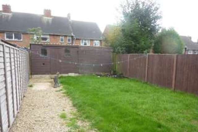  Image of 2 bedroom Terraced house to rent in Fountains Road Walsall WS3 at Fountains Road  Walsall, WS3 2RL