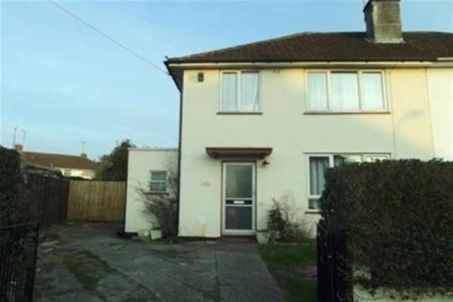  Image of 3 bedroom Semi-Detached house to rent in Foxhays Road Reading RG2 at Reading, RG2 8NN