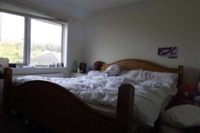  Image of 3 bedroom Semi-Detached house to rent in Foxhays Road Reading RG2 at Reading, RG2 8NN