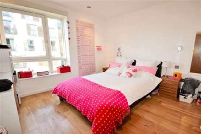  Image of 2 bedroom Flat to rent in Furmage Street London SW18 at London, SW18 4BF