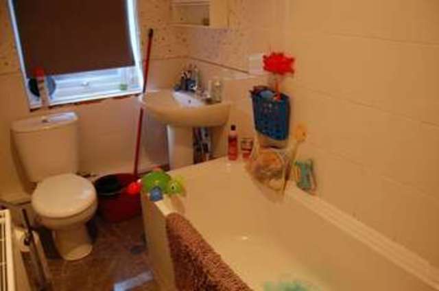  Image of 2 bedroom Flat to rent in Edwin Grove Wallsend NE28 at Edwin Grove  Wallsend, NE28 0LH