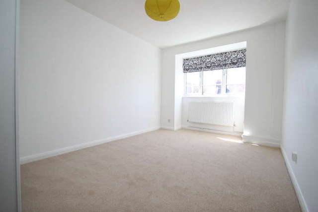  Image of 2 bedroom Flat to rent in Geneva Road Kingston upon Thames KT1 at Kingston Upon Thames Surrey, KT1 2TP
