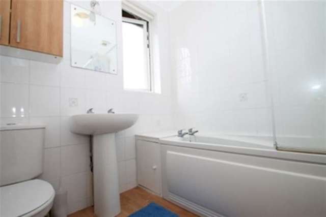 Image of 2 bedroom Detached house to rent in Gladwell Road Bromley BR1 at Bromley, BR1 4DA