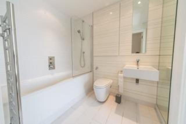  Image of 2 bedroom Flat to rent in Castlebank Place Glasgow G11 at Glasgow Harbour  Glasgow, G11 6DS