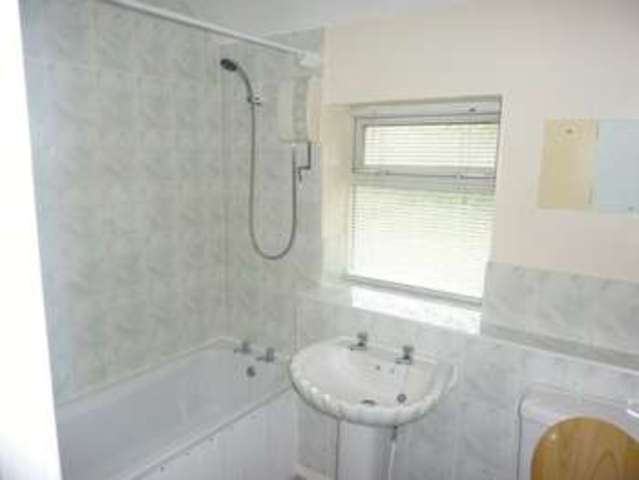  Image of 3 bedroom Semi-Detached house to rent in Glastonbury Crescent Bloxwich Walsall WS3 at Glastonbury Crescent  Walsall, WS3 2RG