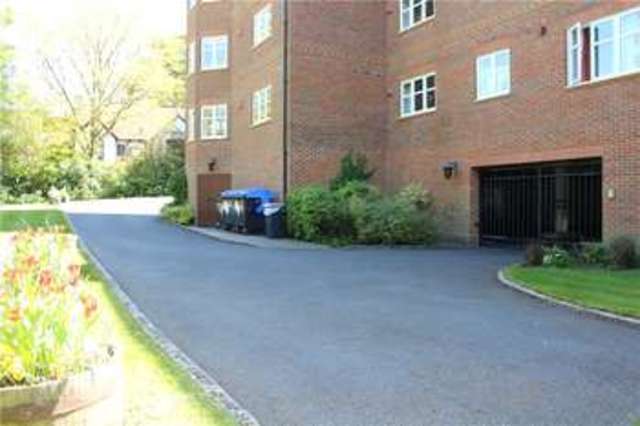  Image of 2 bedroom Apartment for sale in St. Johns Hill Road St. Johns Woking GU21 at St. Johns Hill Road Woking Knaphill, GU21 7RQ