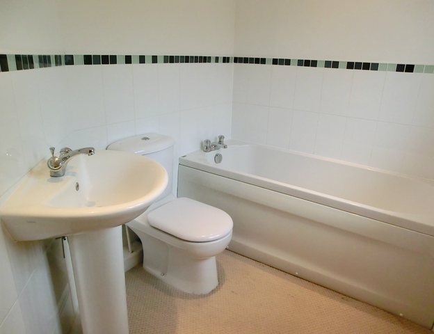  Image of 2 bedroom Detached house to rent in Glendevon Close Wythenshawe Manchester M22 at Wythenshawe  Moss Nook, M22 8FB