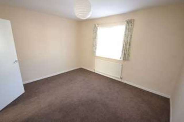  Image of 2 bedroom Bungalow to rent in Drim Terrace Goodwick SA64 at Goodwick, SA64 0JT