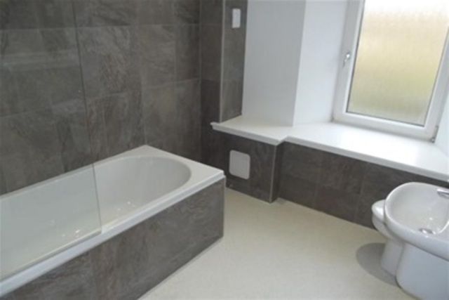  Image of 3 bedroom Flat to rent in Grahamshill Street Airdrie ML6 at Airdrie North Lanarkshire North Lanarkshire, ML6 7EN